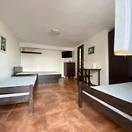 Δωμάτια σε οικογενειακή κατοικία Trzynastka