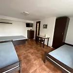 Δωμάτια σε οικογενειακή κατοικία Trzynastka