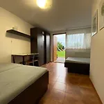Trzynastka Δωμάτια σε οικογενειακή κατοικία *