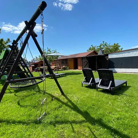 Trzynastka בית אירוח